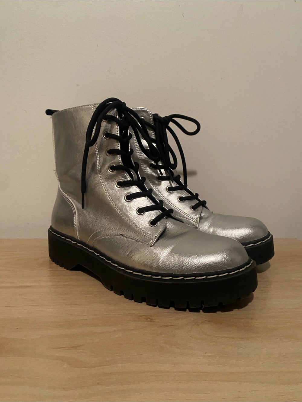 Sincerely Jules Harley-2 Silver Metallic Combat Boots Size 8.5